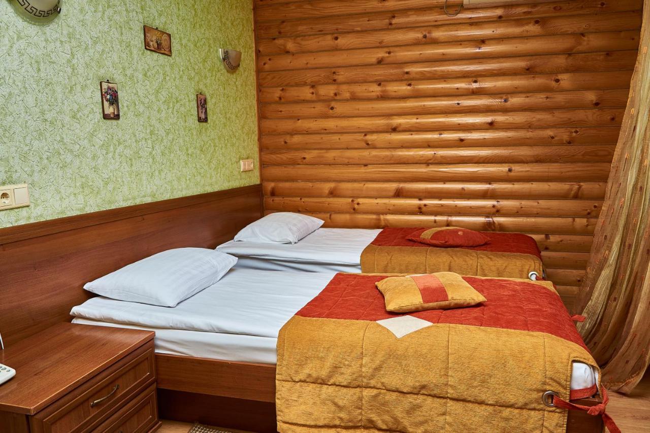 Gostiniy Dvor Non-Stop Hotel Kherson Exterior photo